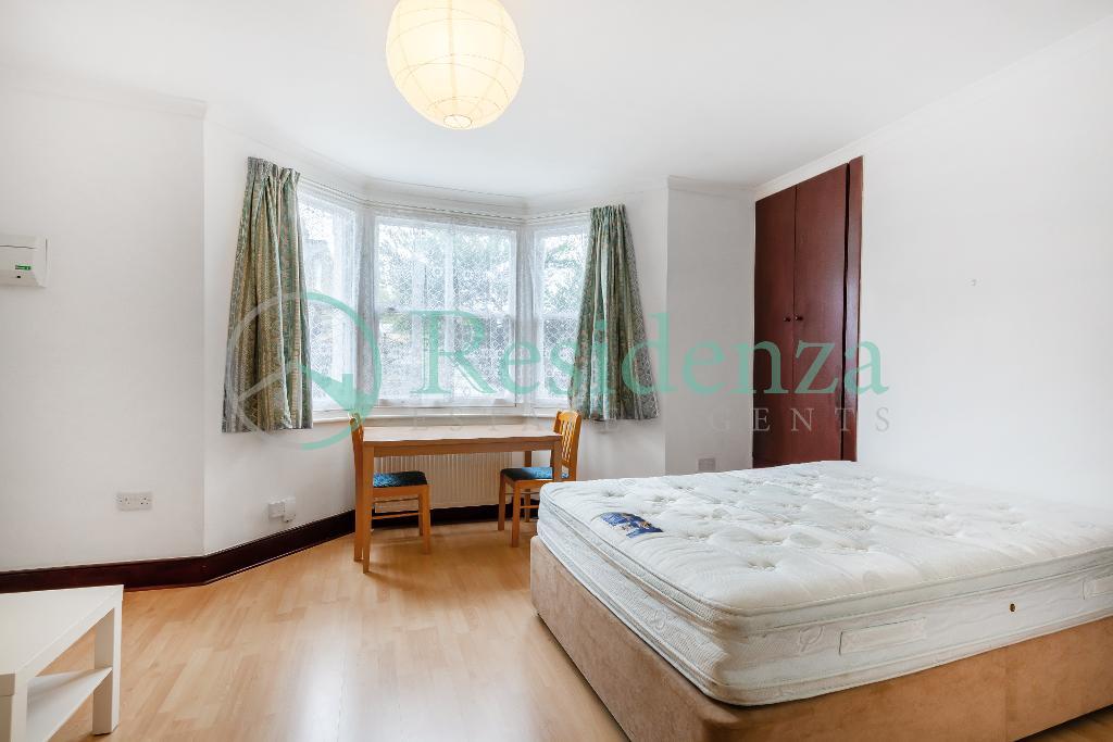 Chestnut Grove, Balham, SW12 8JJ