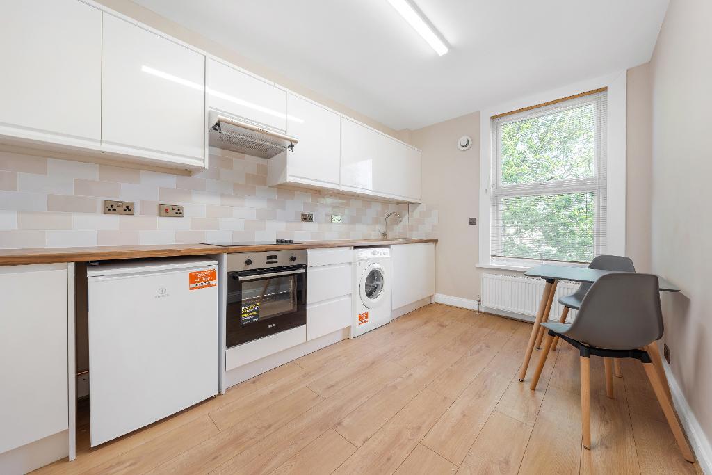 Kempshott Road, London, SW16 5LQ