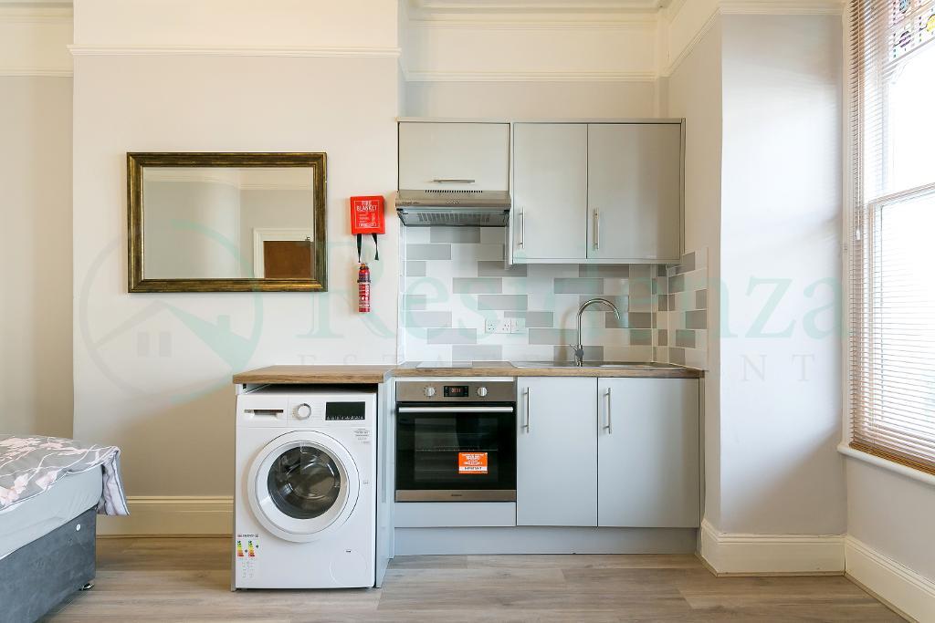 Louisville Road, London, SW17 8RU