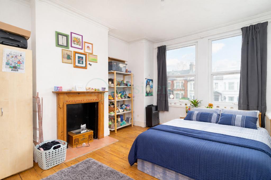 Earlsfield Road, Earlsfield, London, SW18 3DT