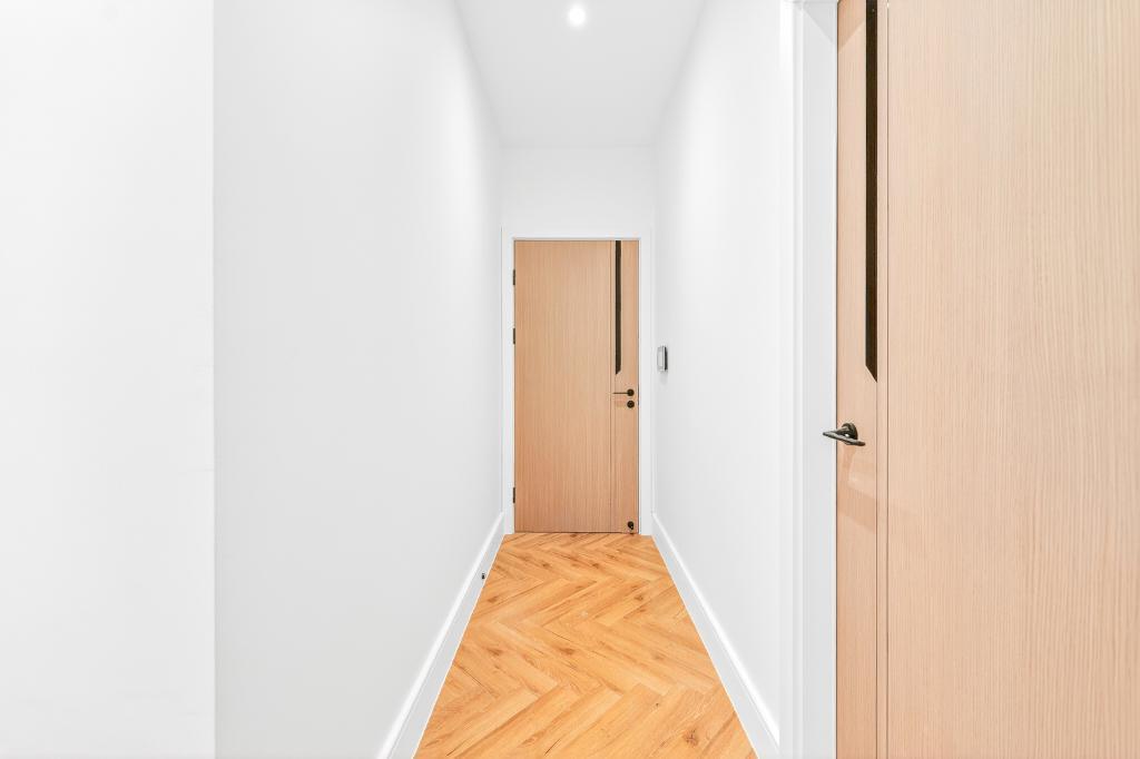 Wandsworth High Street, Wandsworth, SW18 2PT