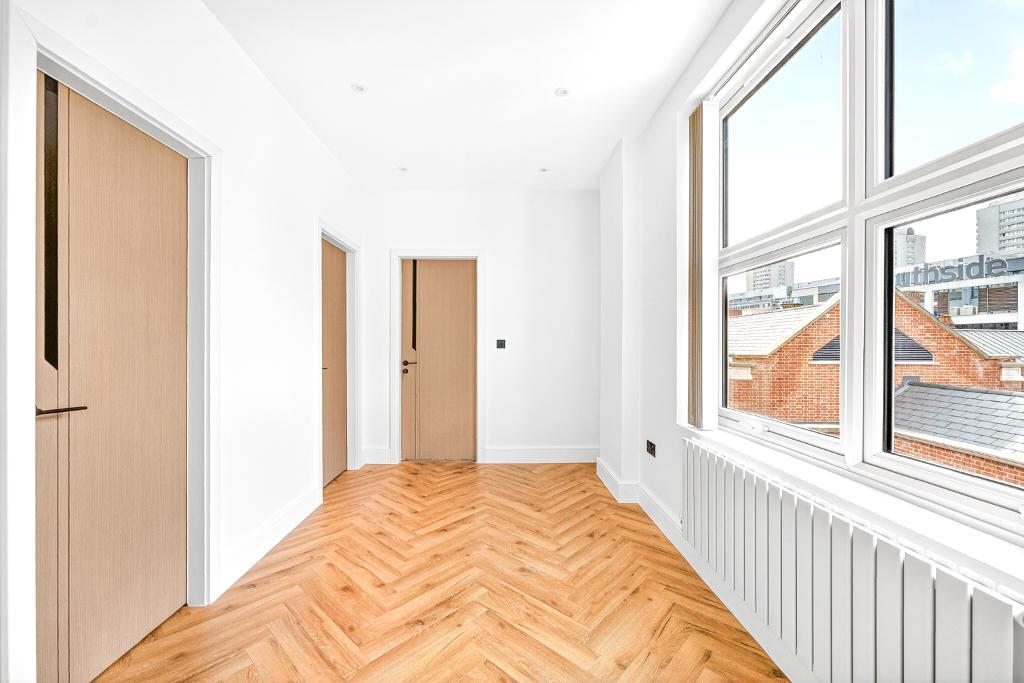 Wandsworth High Street, Wandsworth, SW18 2PT