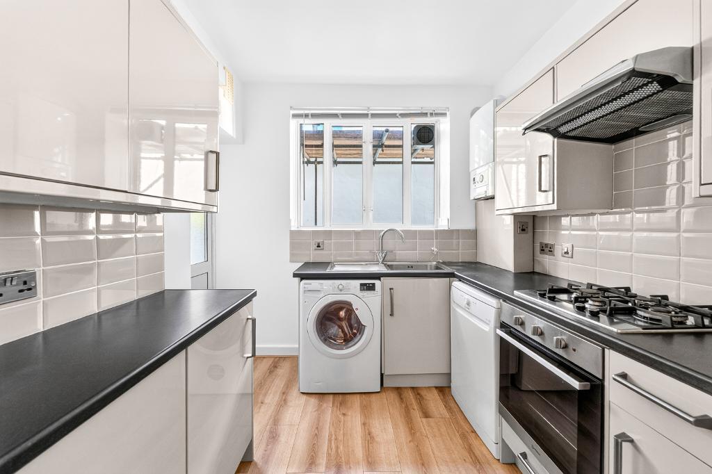 The Crescent, Surbiton, KT6 4BW